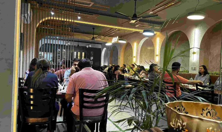 Restaurants & Cafes